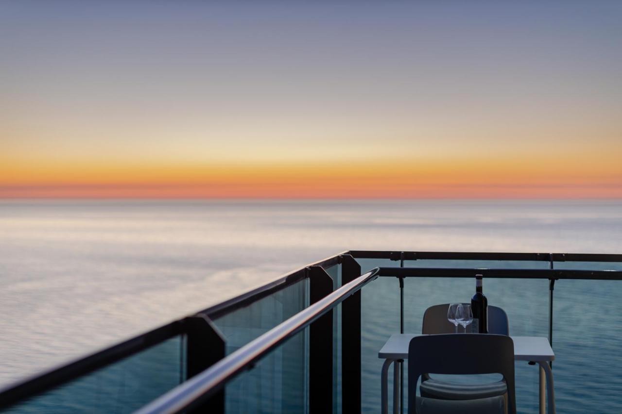The Spot Apartments - Orbi Beach Tower Batumi Bagian luar foto