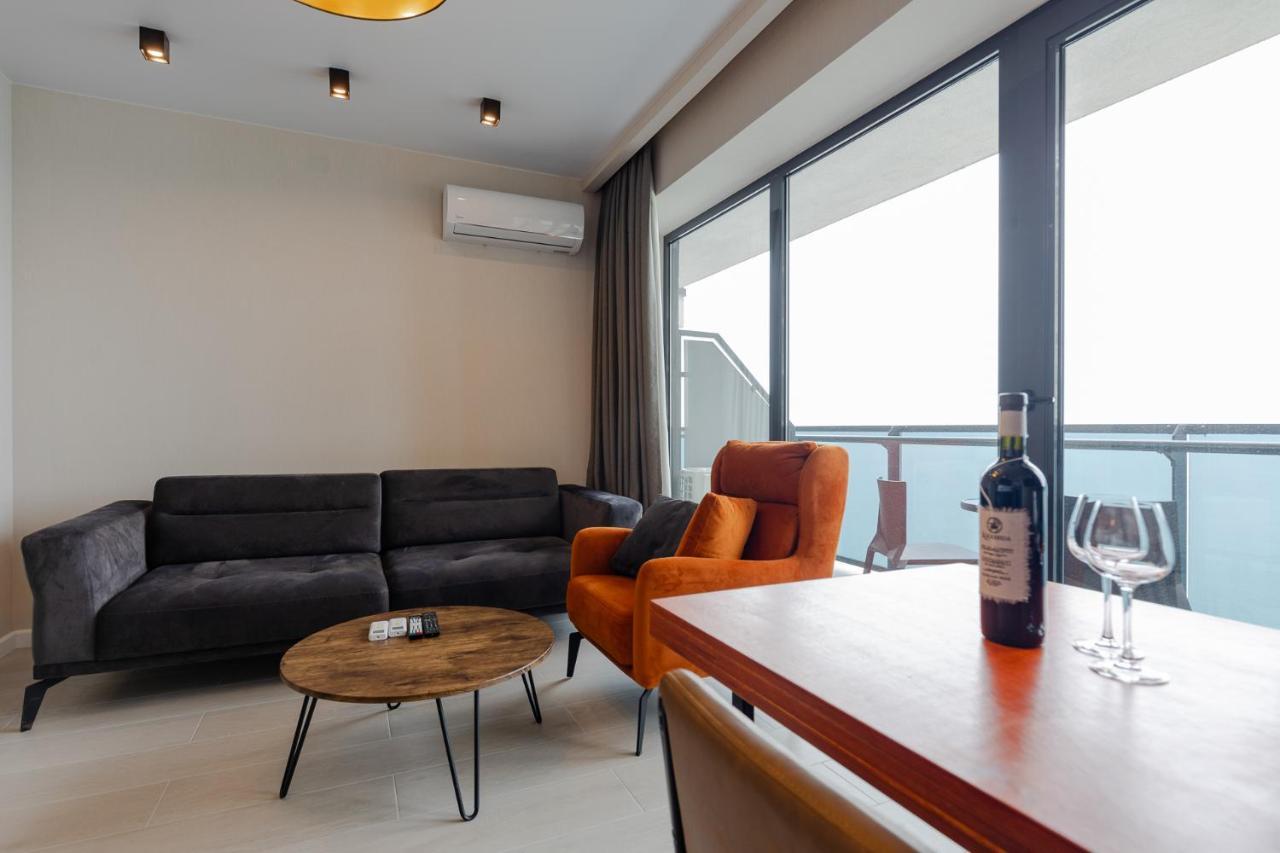 The Spot Apartments - Orbi Beach Tower Batumi Bagian luar foto