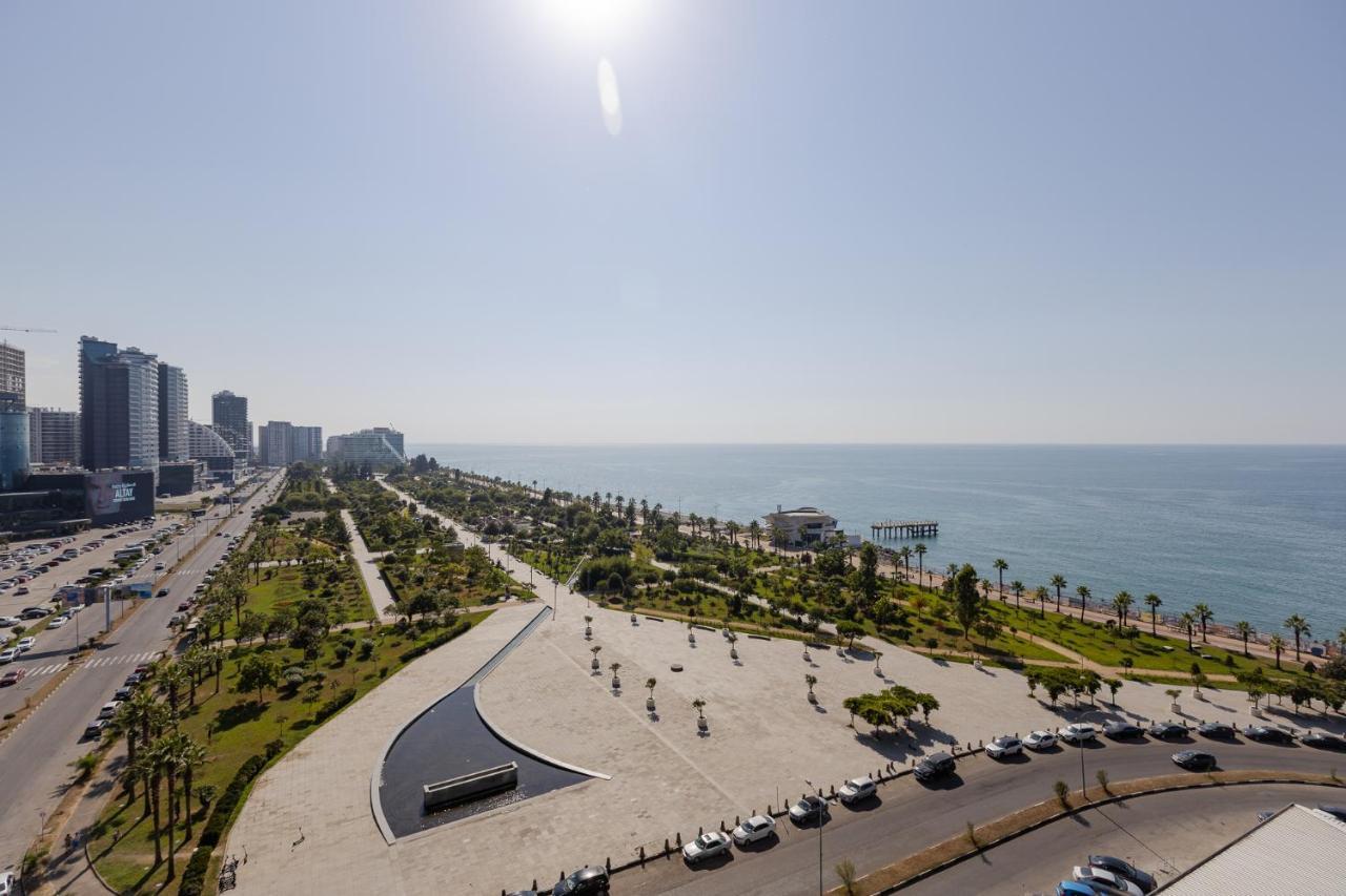 The Spot Apartments - Orbi Beach Tower Batumi Bagian luar foto