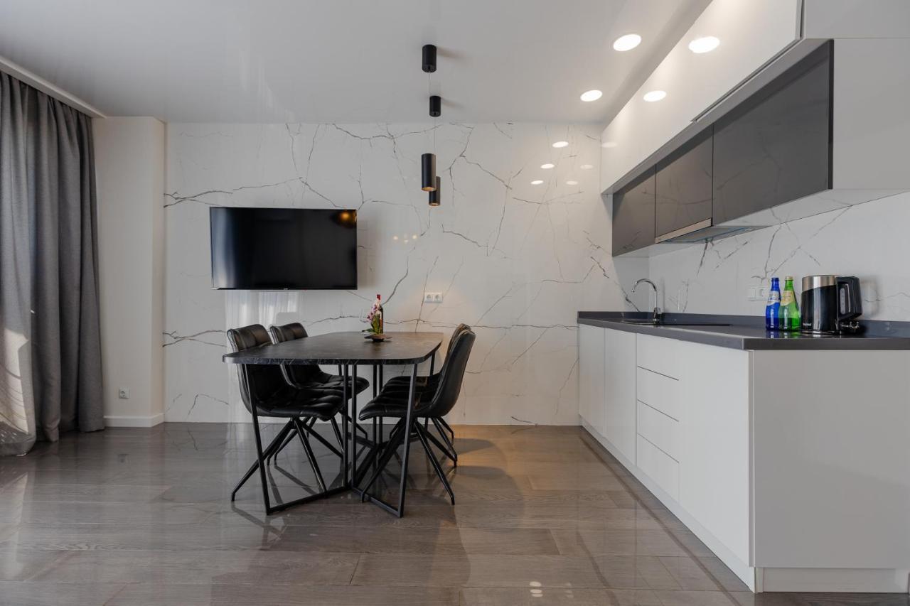 The Spot Apartments - Orbi Beach Tower Batumi Bagian luar foto