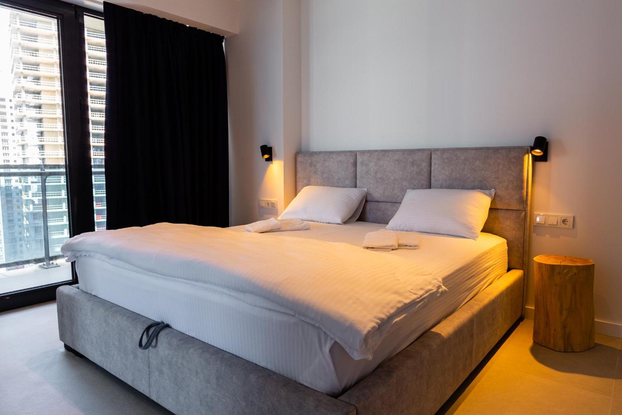 The Spot Apartments - Orbi Beach Tower Batumi Bagian luar foto