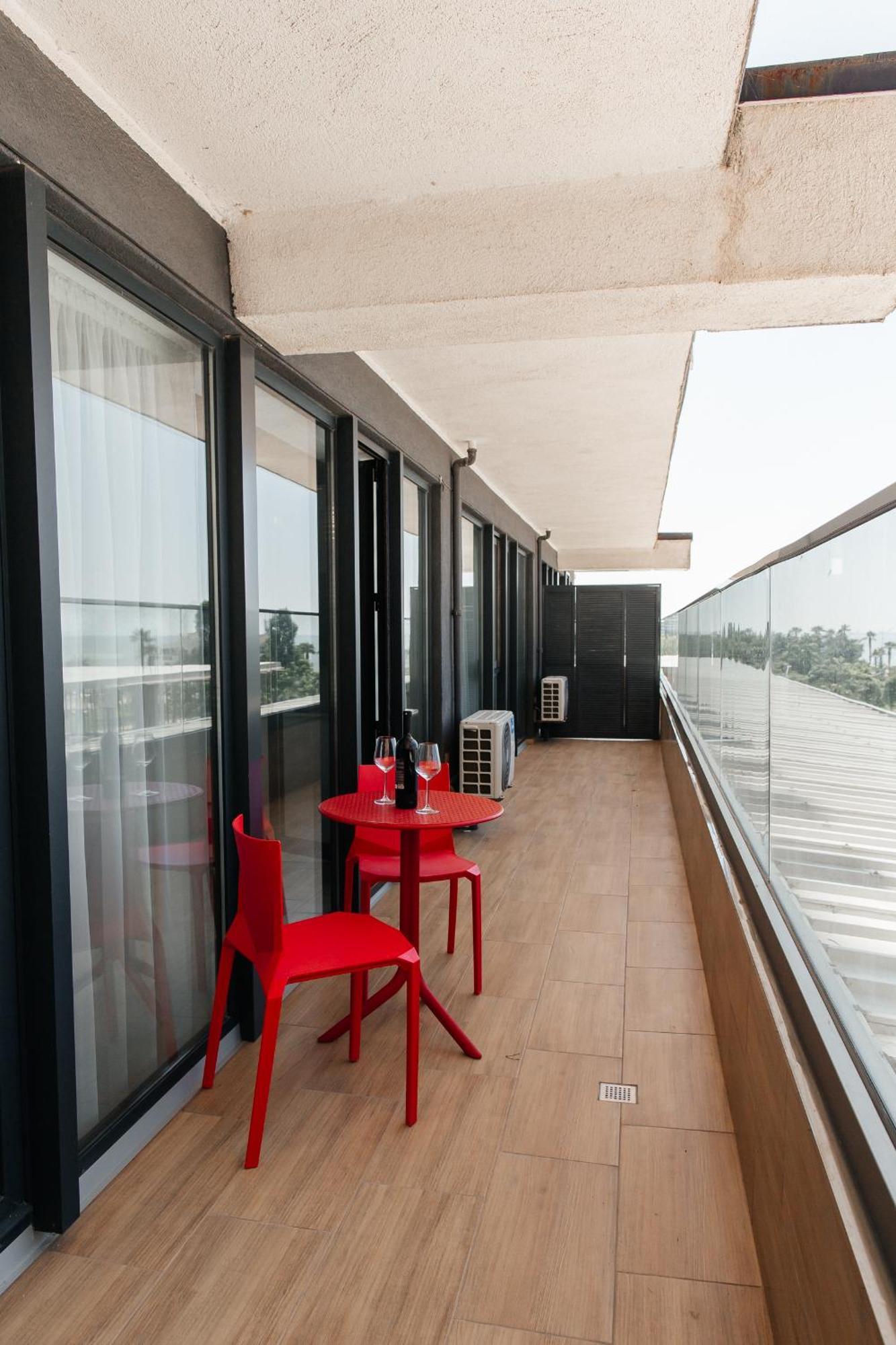 The Spot Apartments - Orbi Beach Tower Batumi Bagian luar foto