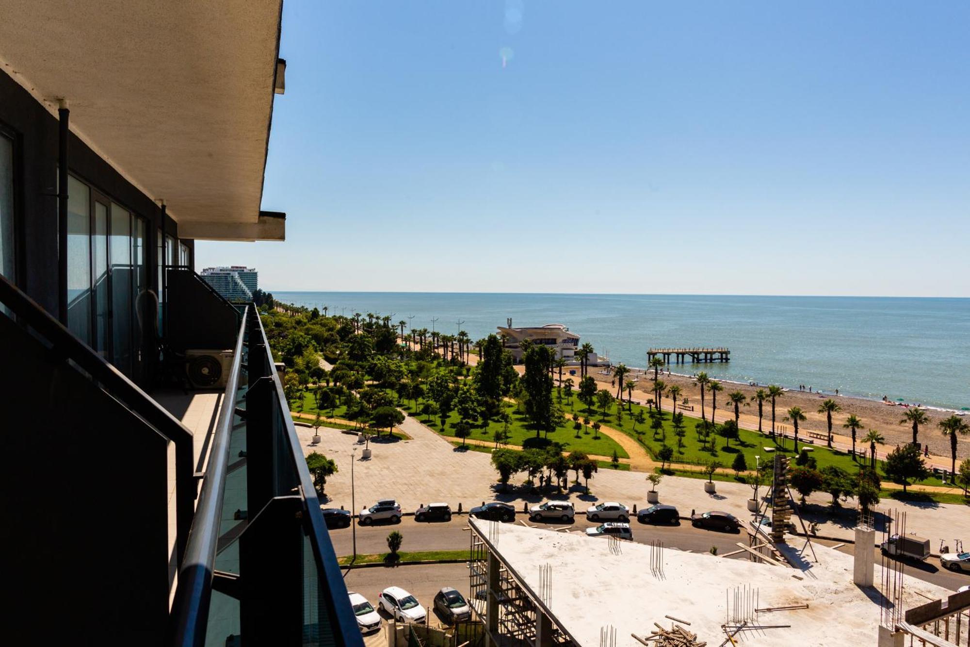 The Spot Apartments - Orbi Beach Tower Batumi Bagian luar foto