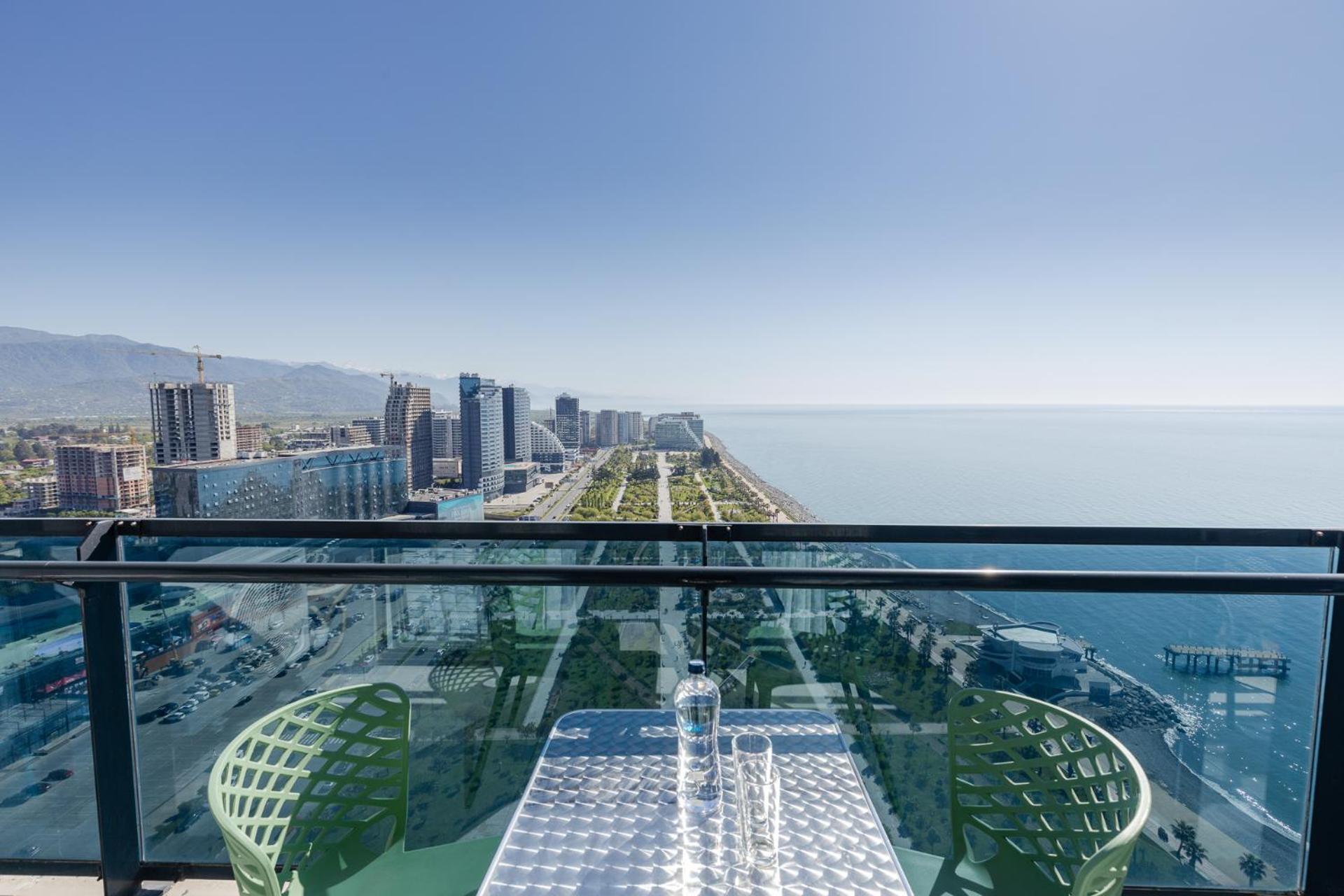 The Spot Apartments - Orbi Beach Tower Batumi Bagian luar foto